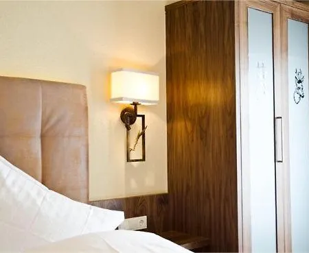 Hotel Garni Caroline 4*