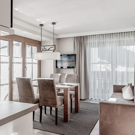 Hotel Garni Caroline Ischgl