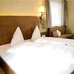 Garni Caroline Hotel 4*