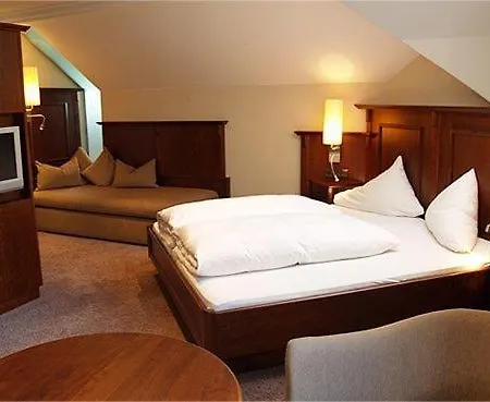 Garni Caroline Hotel 4*