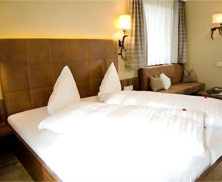 Garni Caroline Hotel 4*