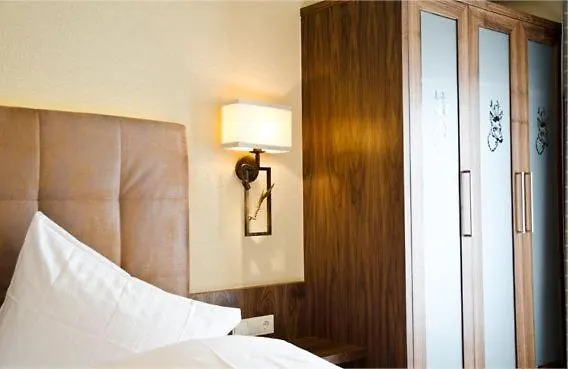 Hotell Garni Caroline 4*