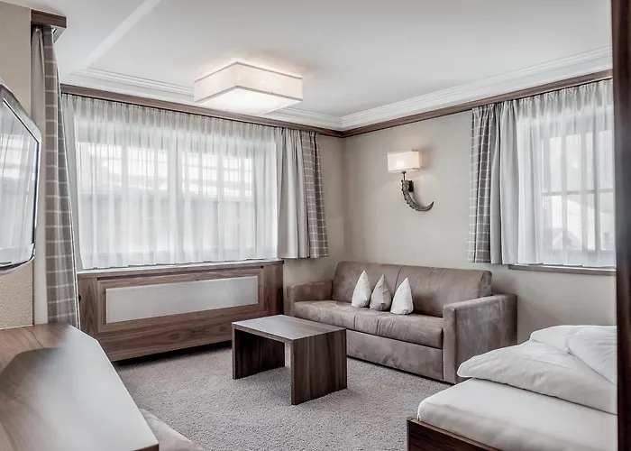 Garni Caroline Hotel 4*