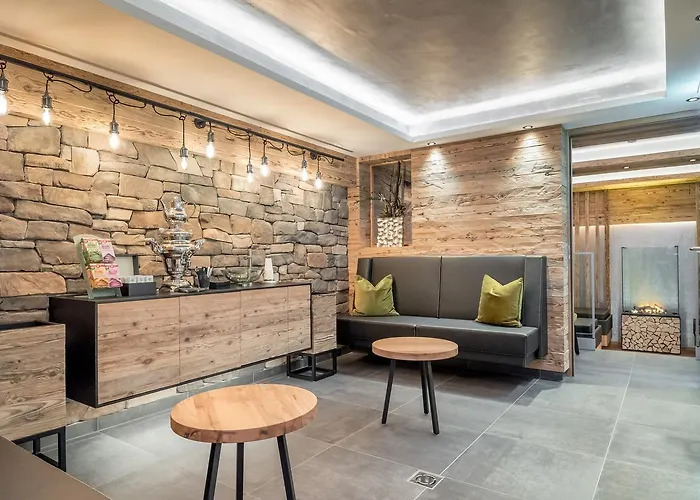 Garni Caroline イシュグル