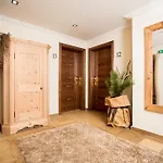 Garni Caroline Otel