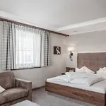 Garni Caroline 4*